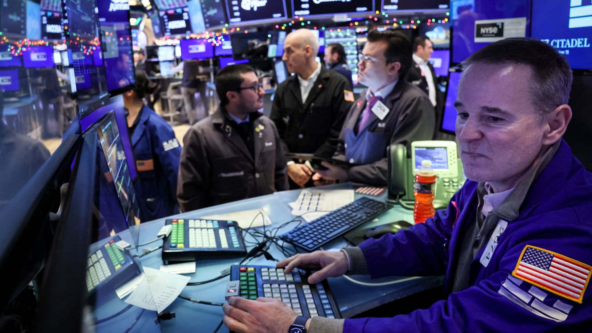 Market Watch: Stock Futures Steady Ahead of Key Inflation Report