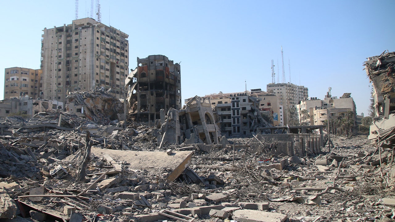 "Israeli Air Strikes Decimate 750 Hamas Targets in Gaza Strip"