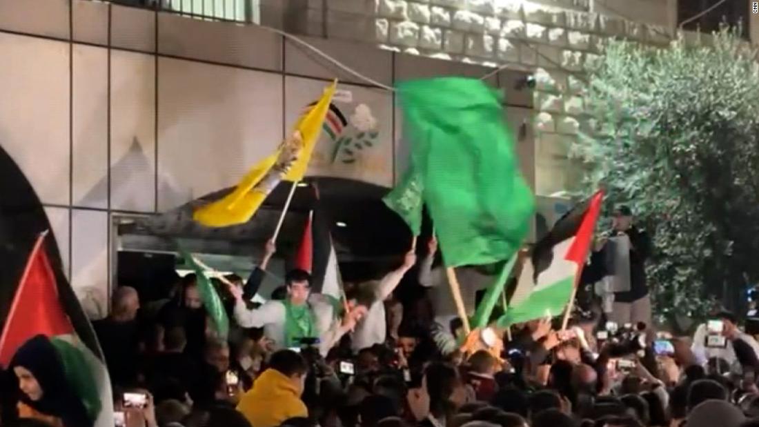 "Delays and Alleged Violations Stall Second Round of Hostage Releases in Israel-Hamas Conflict"