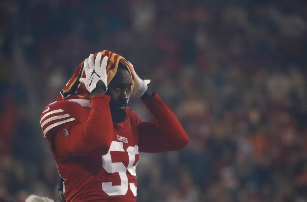 Featured image for 49ers' De'Vondre Campbell Exits Game, Citing Unwillingness to Play