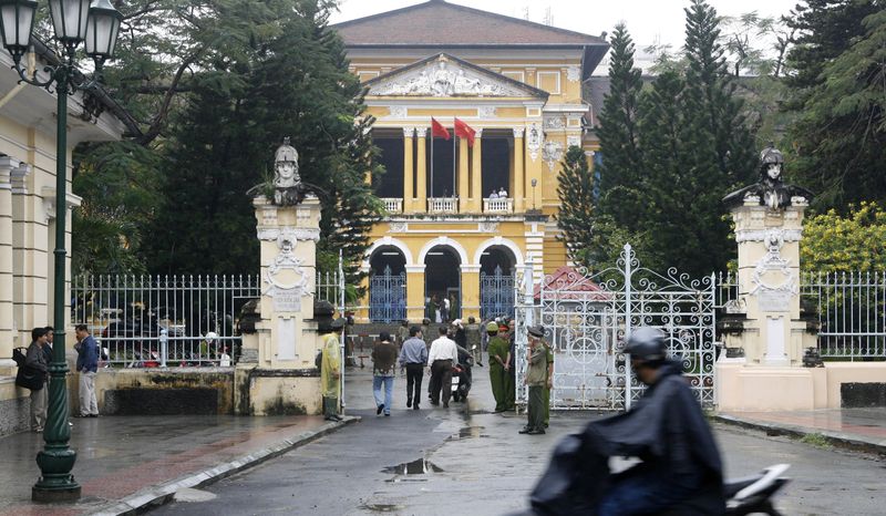 "Vietnamese Property Tycoon's Multi-Billion Dollar Fraud Trial Commences"