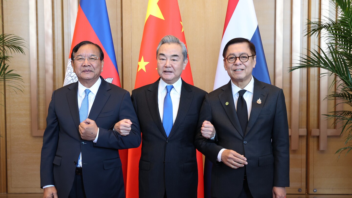 Featured image for Thailand, Cambodia, and China strengthen diplomatic ties to end border conflicts