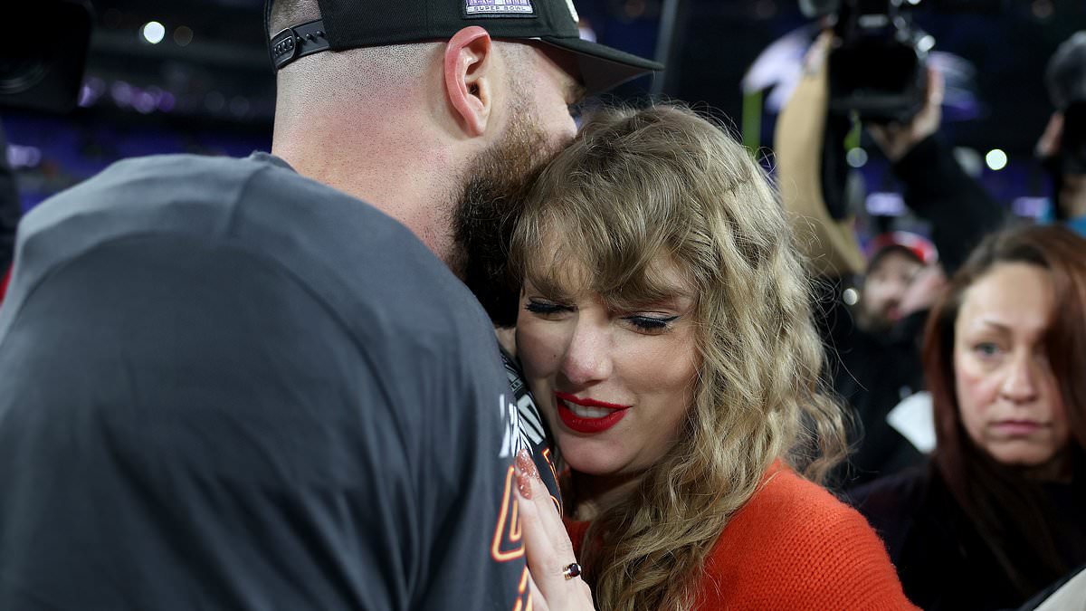 "Travis Kelce's On-Field Message to Taylor Swift During Chiefs Celebration"