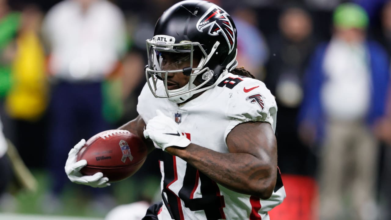 Featured image for "Steelers Ink Cordarrelle Patterson to Two-Year Deal Following Kickoff Rule Changes"