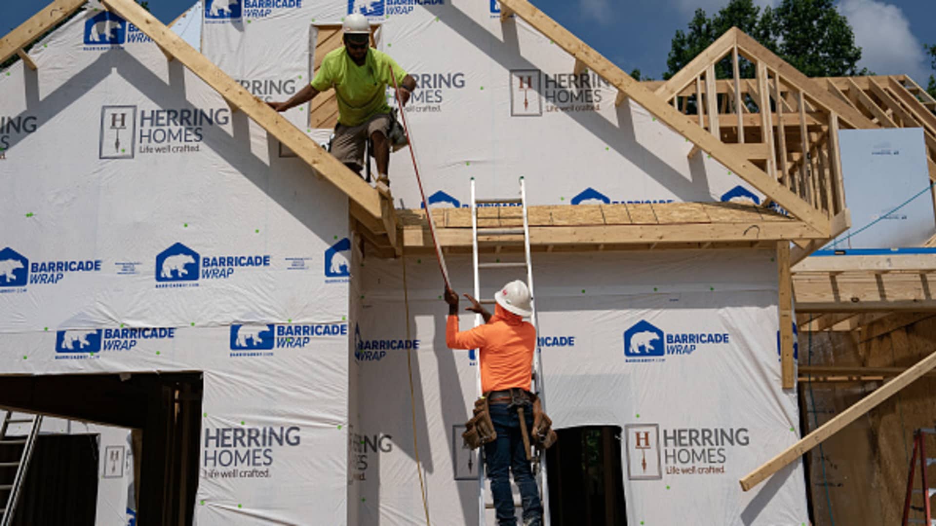 Featured image for Homebuilder Sentiment Soars Despite Mortgage Rate Woes