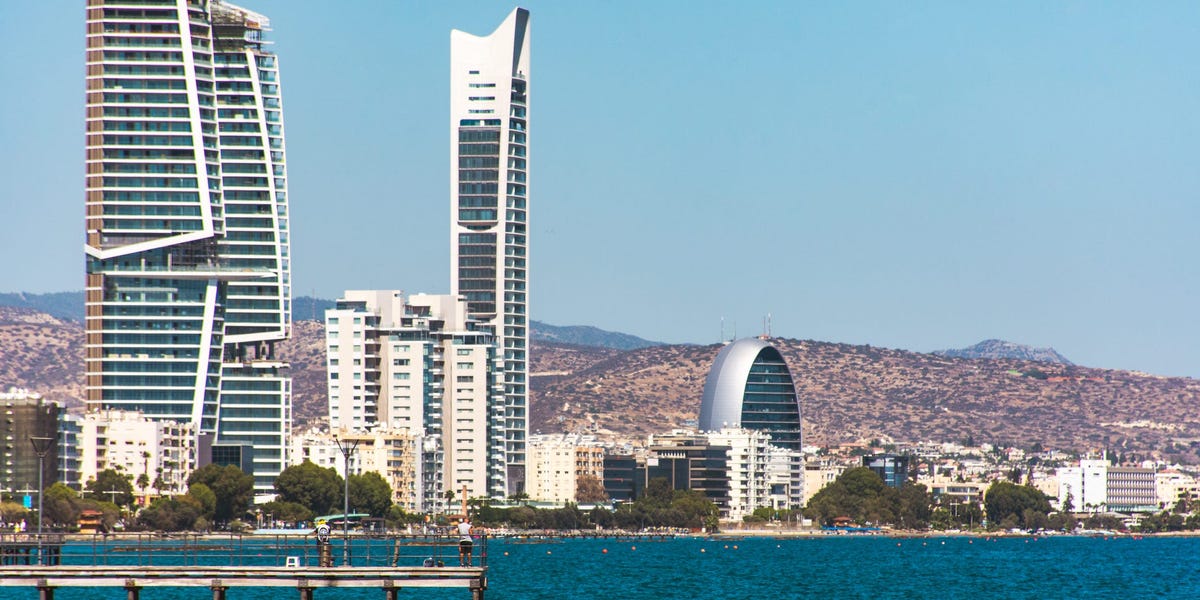 Featured image for "Mexico City Faces Severe Water Crisis Amid Sinking and Drying Reservoirs"