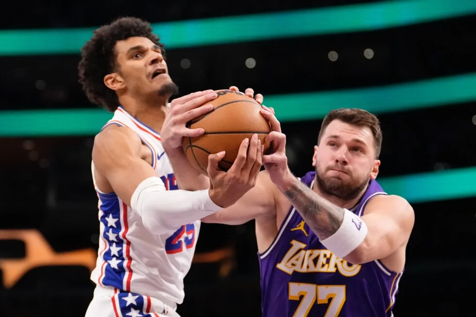 Doncic Faces MRI After Hamstring Injury in Lakers-76ers Clash