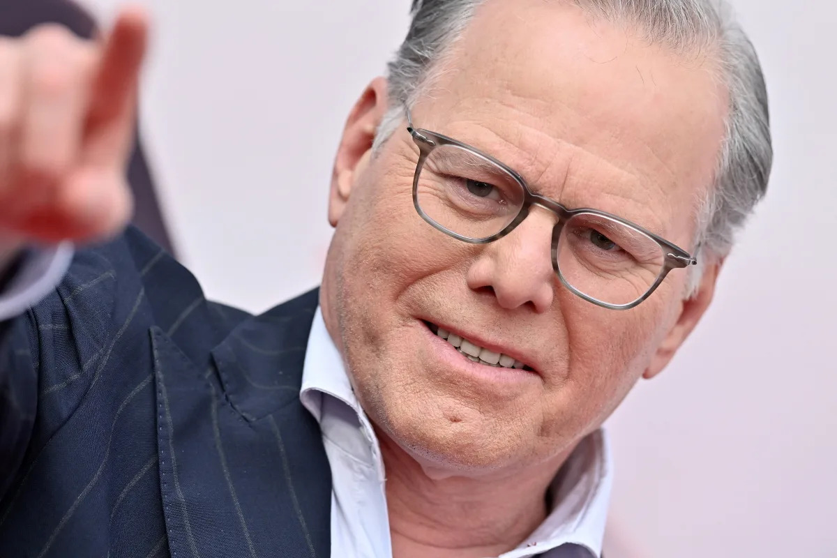 "Analyst Downgrade Sends Warner Bros. Discovery Stock Sliding on Risky Earnings and M&A Outlook"