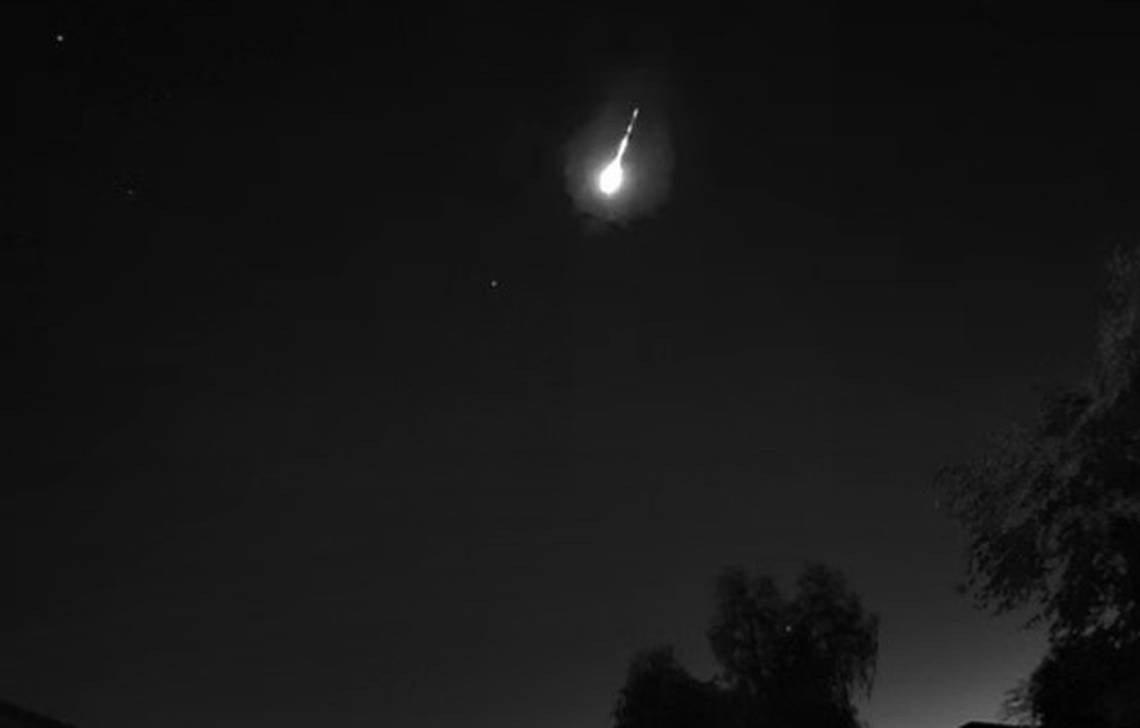 "NASA Takes Notice as Fireball Streaks Across Arizona Night Sky"