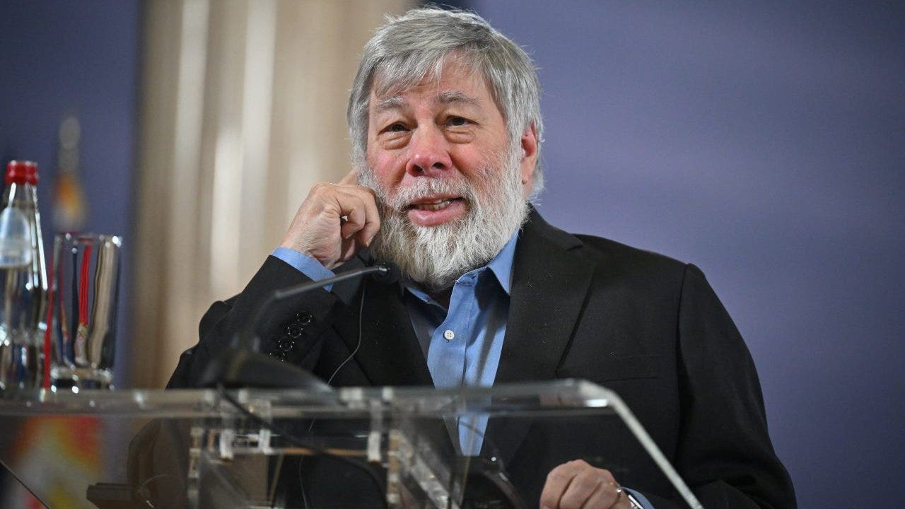 Featured image for Apple Co-Founder Wozniak Grateful for Serbian Citizenship, Excited to Promote New Home