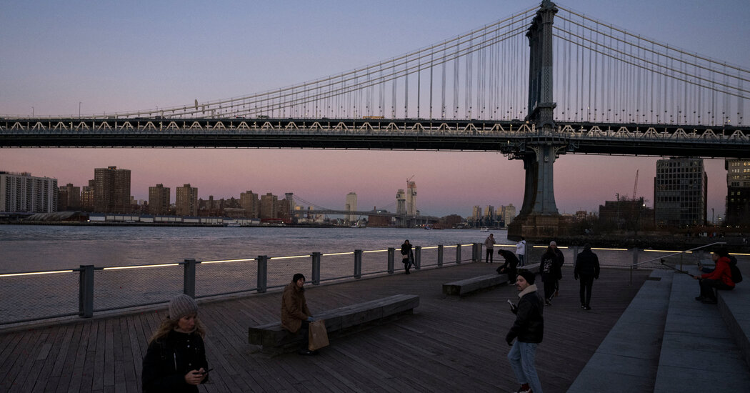 Featured image for "Power Outage Chaos Strikes New York City, Trapping Residents in Darkness and Elevators"