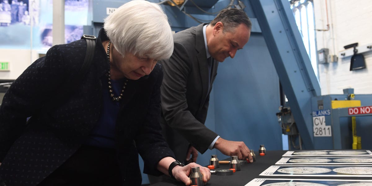 Paul Krugman suggests alternative to $1 trillion coin for debt ceiling crisis.