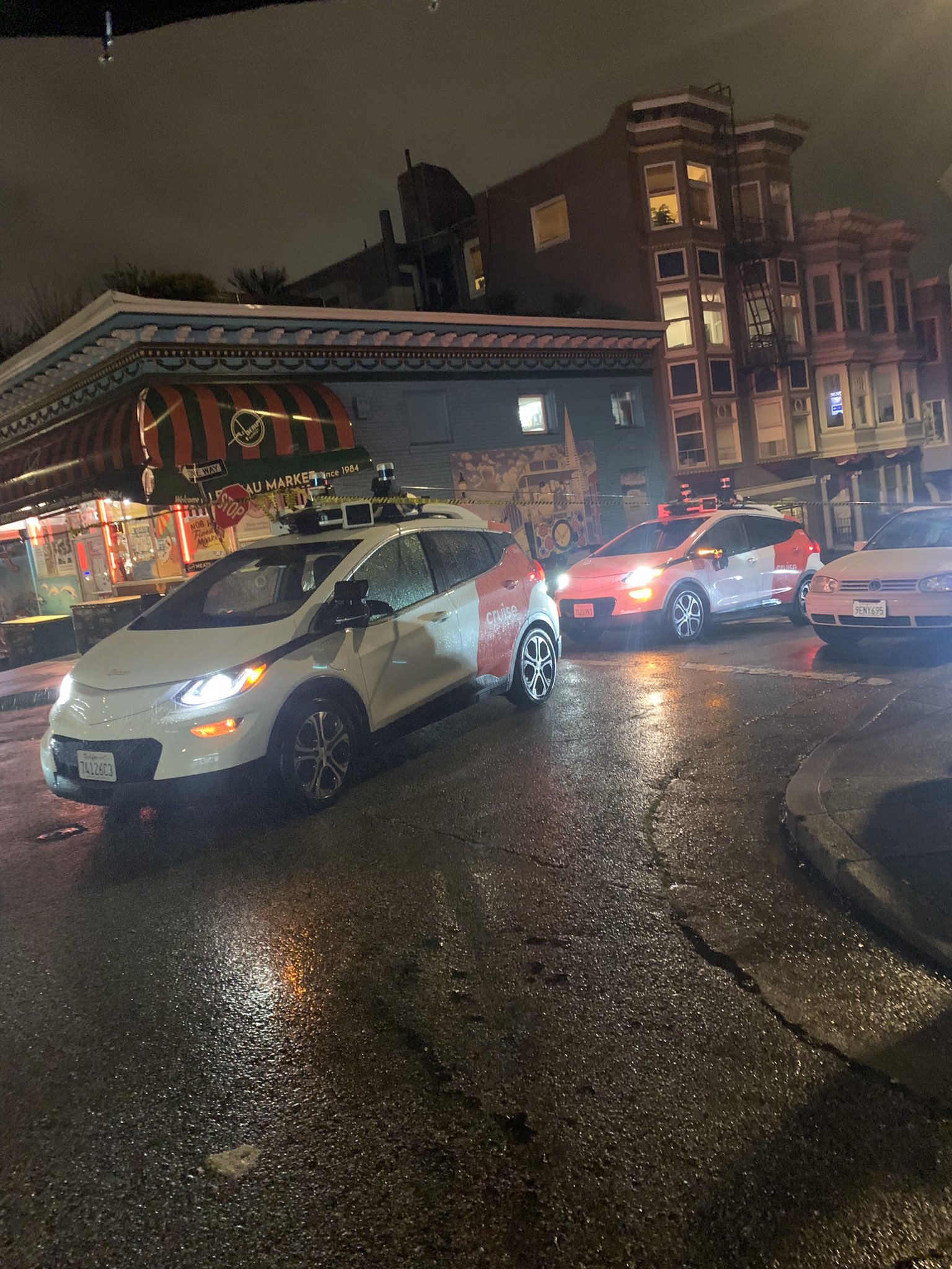 Cruise self-driving cars face obstacles during San Francisco storm.