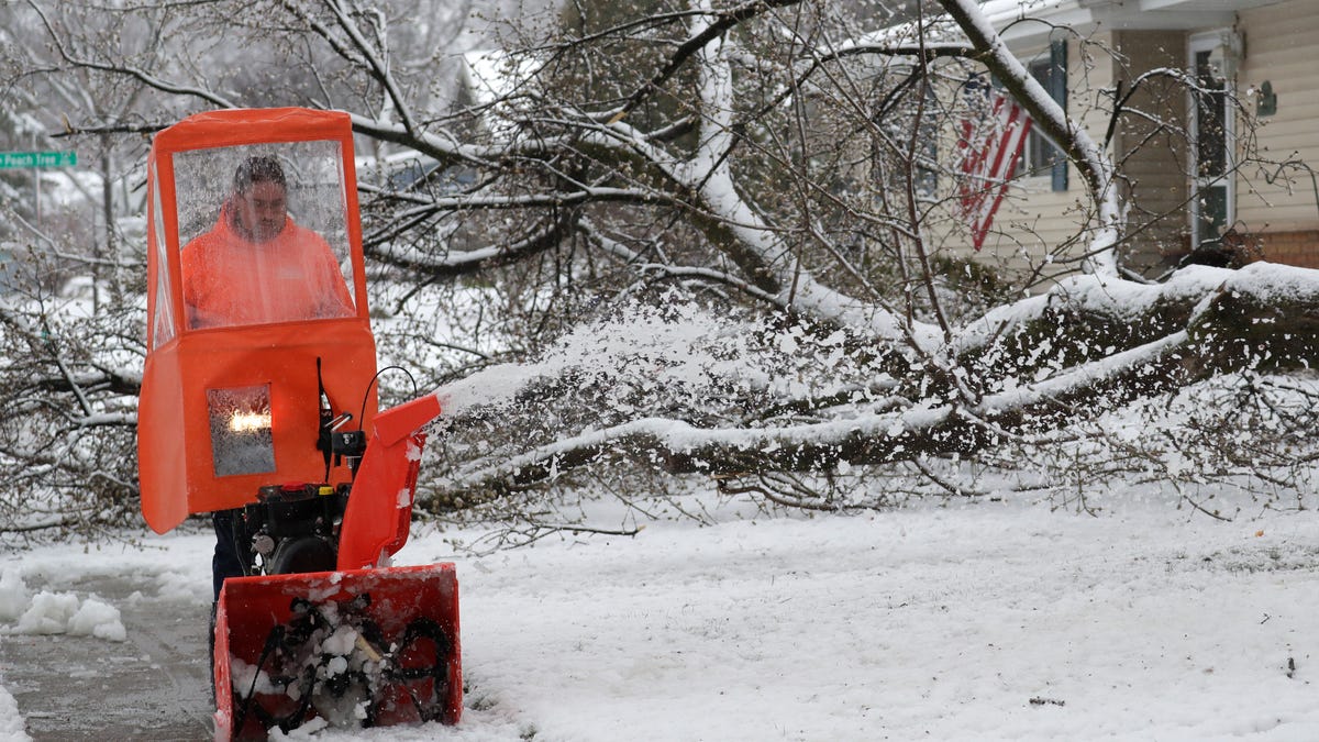"Spring Storm Ravages Northeast US with Snow, Wind, and Flooding"