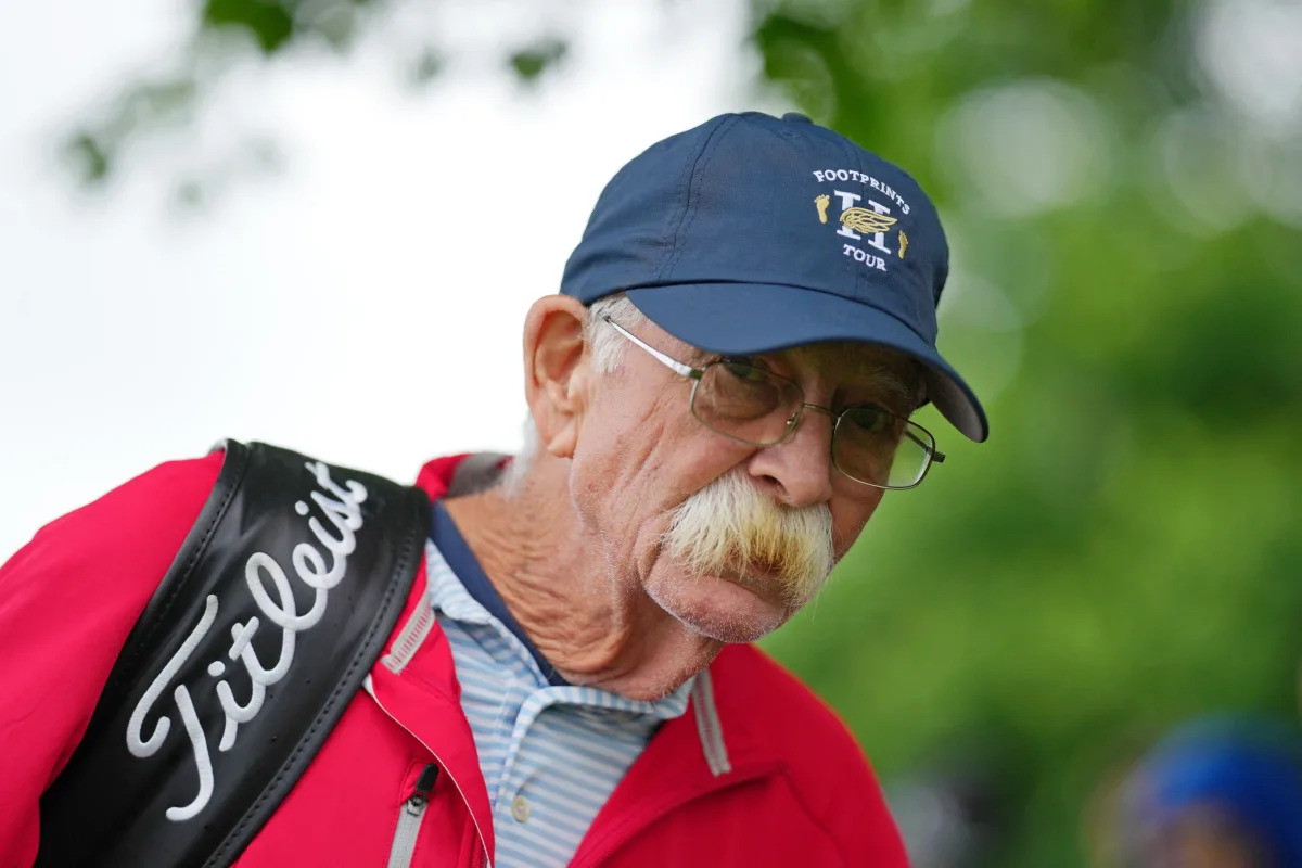 Featured image for C.T. Pan Enlists Fan as Caddie After Injury at RBC Canadian Open