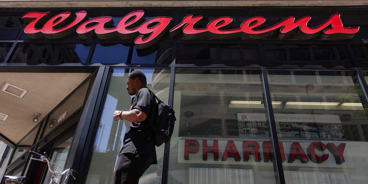 "Elite Calls for Wealth Tax Amid Diminishing American Dream"