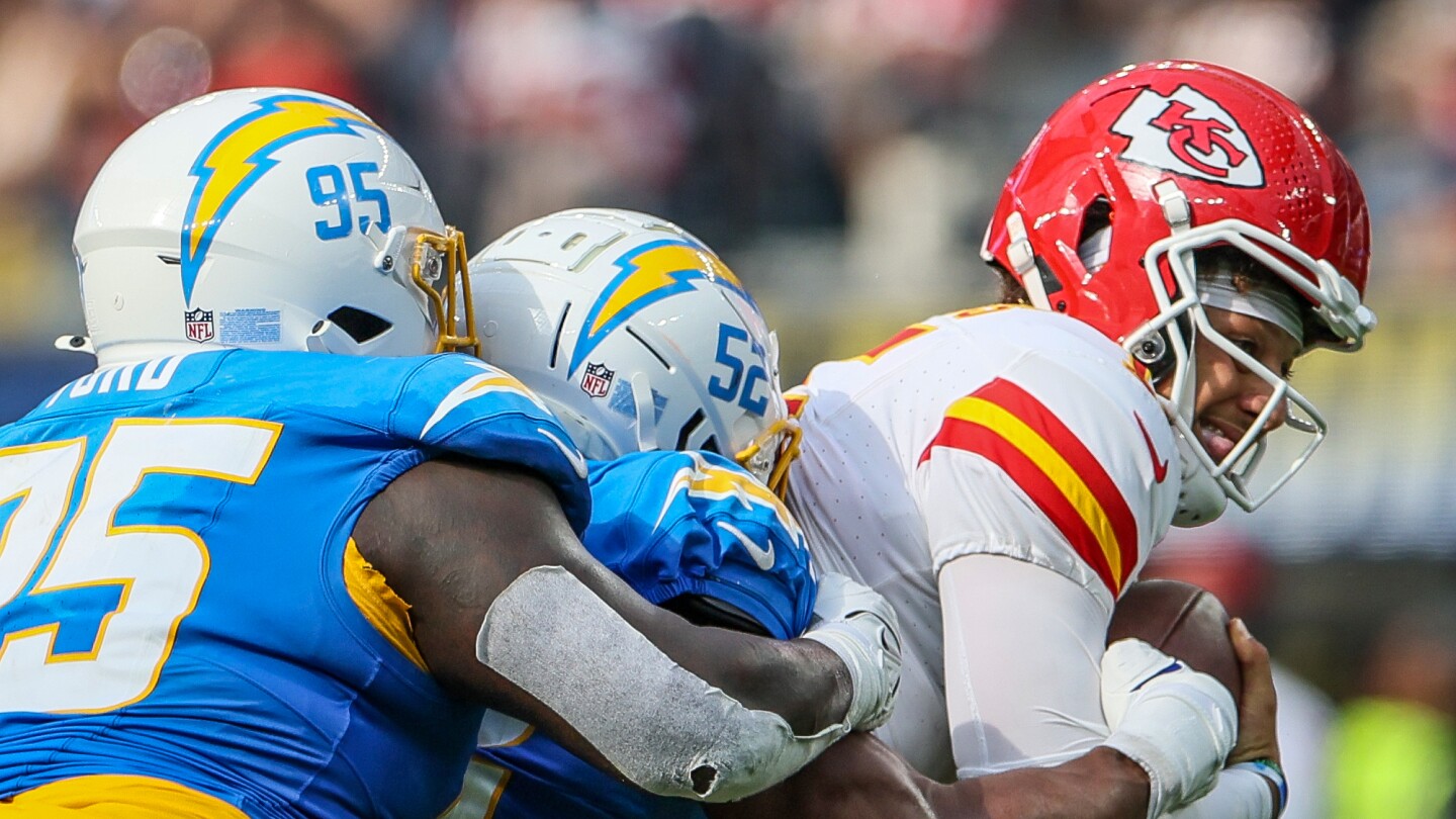 Featured image for Week 14 NFL Insights: Picks, Bets, and Playoff Buzz