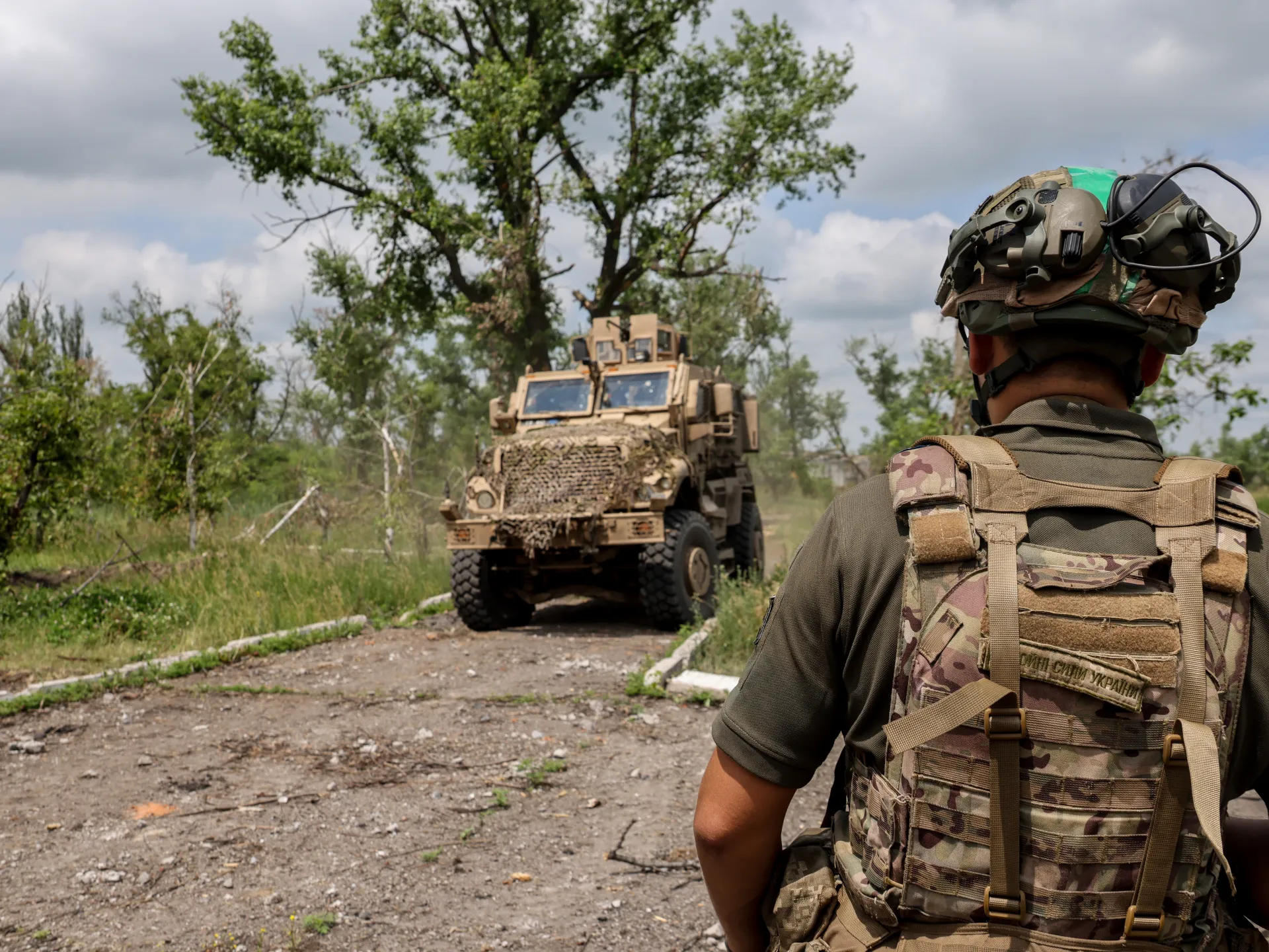 Front-line battles in Ukraine and Russia result in devastating losses for both sides.