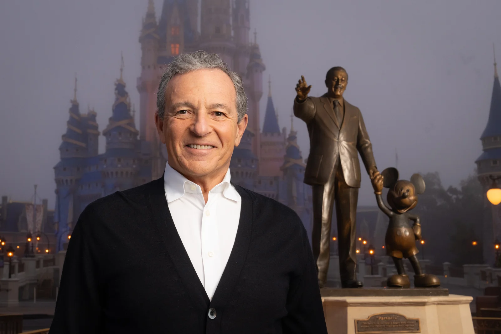 Disney Chief Iger Plans Exit Ahead of Contract End
