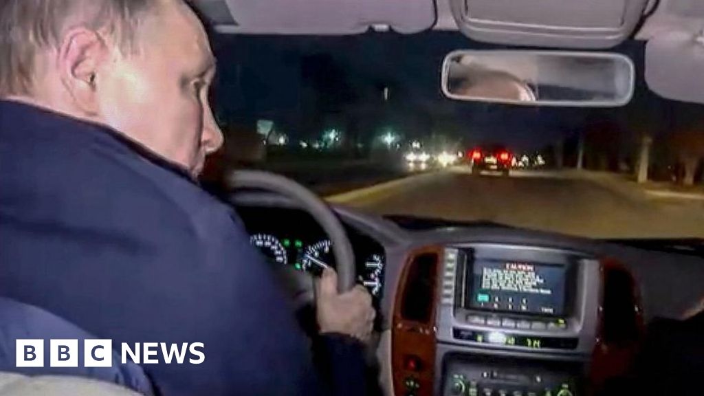 Putin's Visit to Mariupol and ICC's Arrest Warrant: A Turning Point in Russian Politics