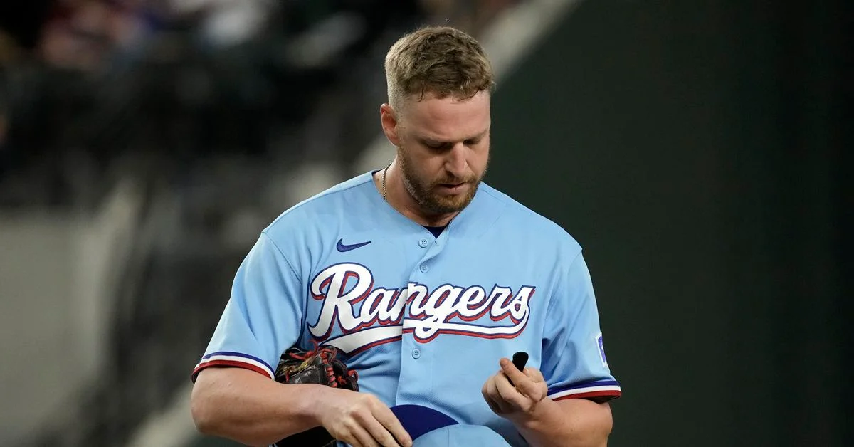 Rangers edge out Phillies in 2-1 victory.