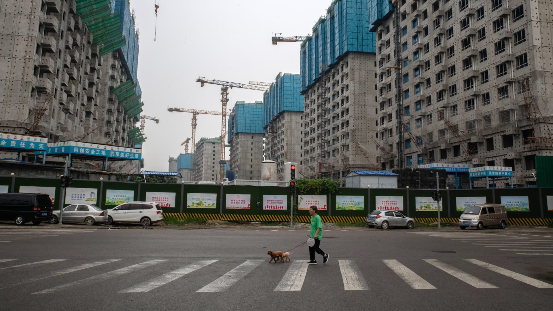 "China's Economic Data Disappoints: Youth Unemployment Figures Omitted"