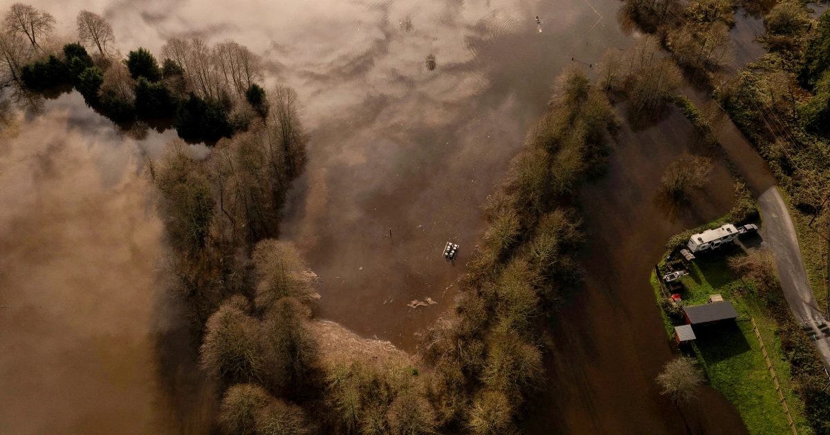 Featured image for Federal Flood Aid in Washington Delayed Amidst Storms and Damage