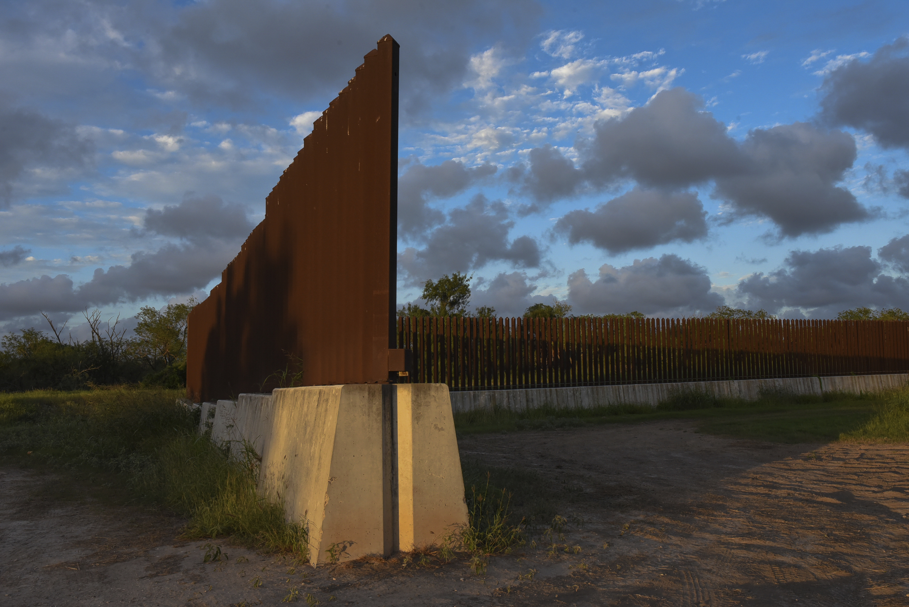 "Biden's Movable Wall Sparks Environmental and Security Concerns"