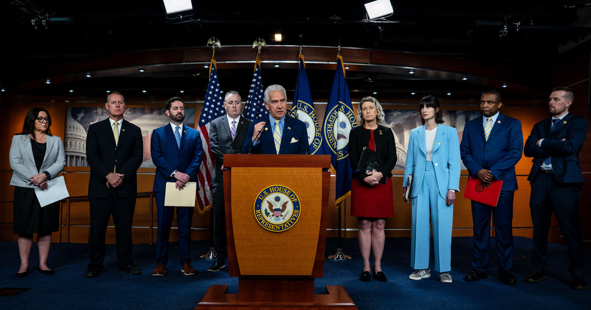 "Congress Considers Alternative Approaches to Deliver Ukraine Aid Amid Political Disagreements"