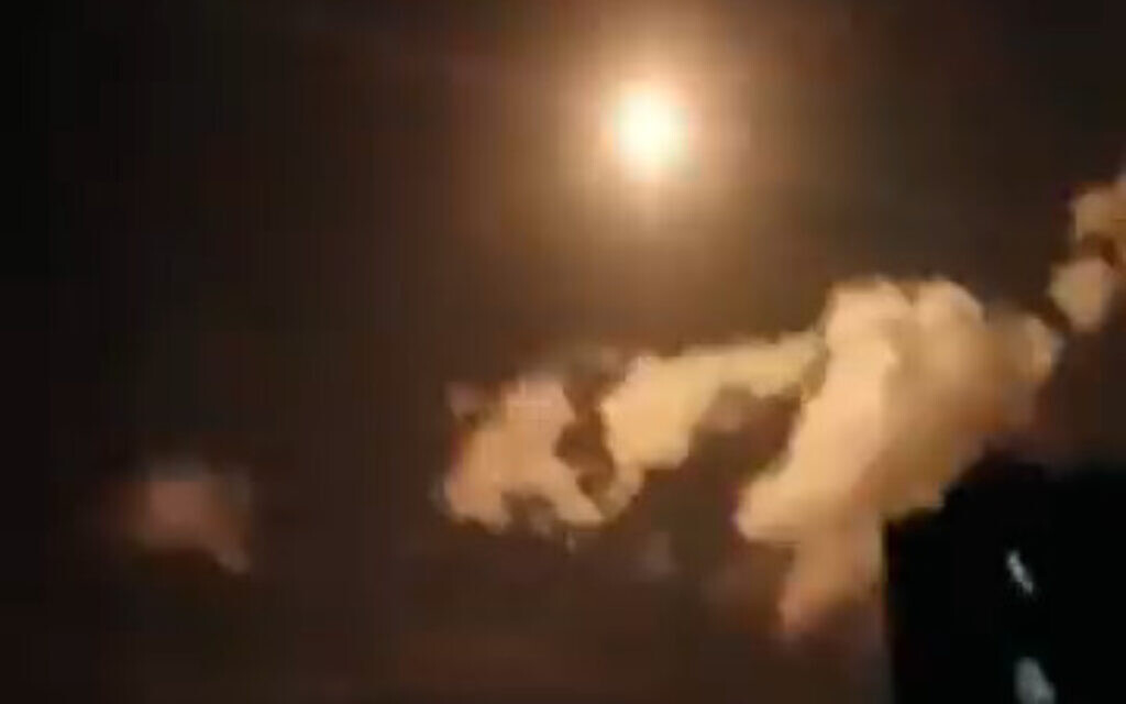 Israel Launches Second Night of Airstrikes on Damascus, Injuring Syrian Soldiers.