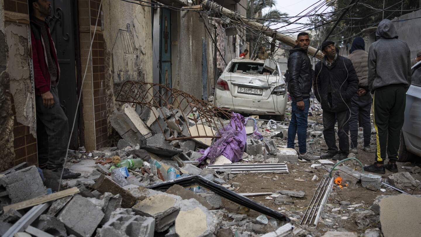 "Israeli Strikes and Evacuation Plans: Updates on Gaza's Rafah Conflict"