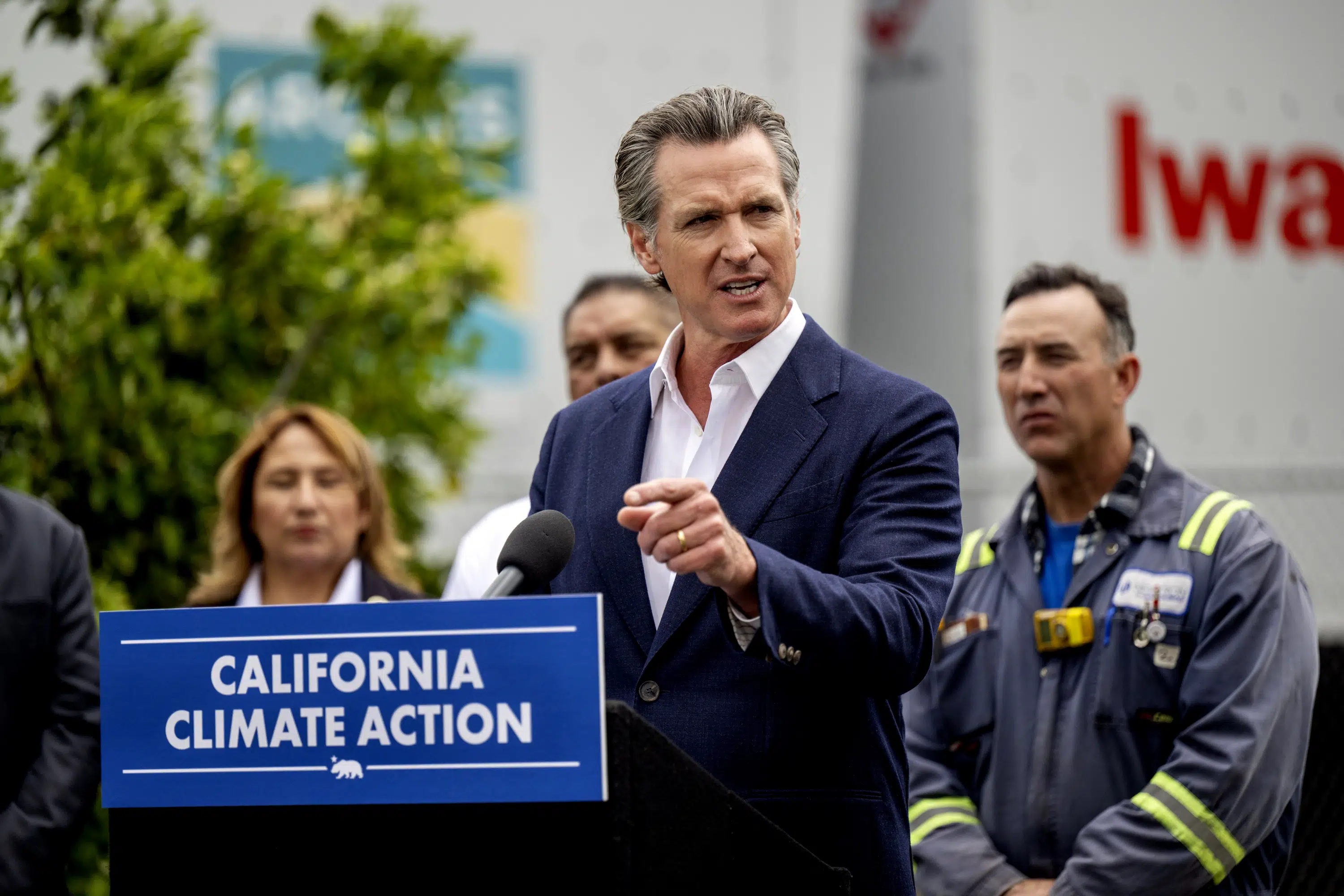 "Newsom and Hannity Clash on Biden, Immigration, and Economy"