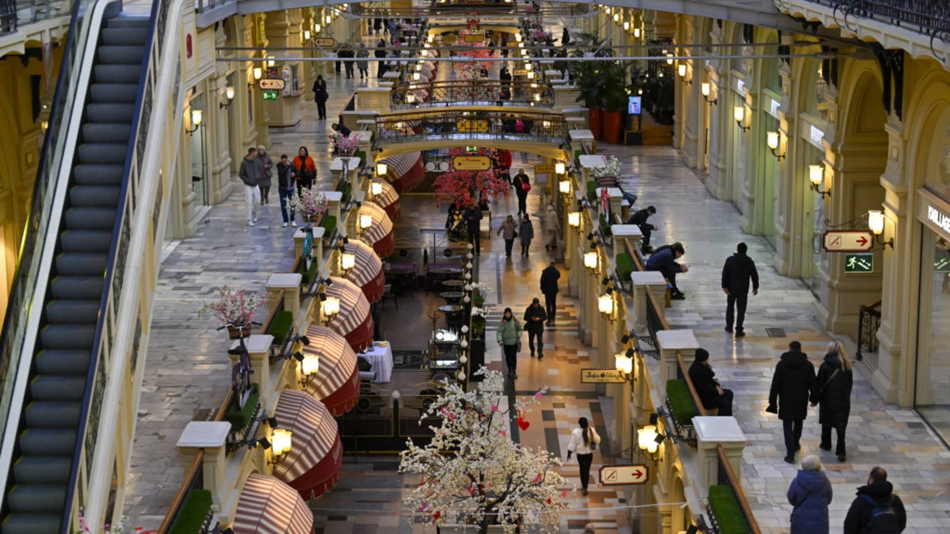 Featured image for Russia Implements First Interest Rate Cut Since 2022 Amid Easing Inflation