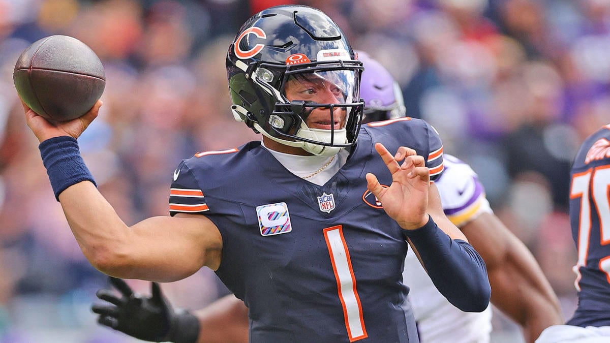 "Pittsburgh Steelers Eyeing Justin Fields in QB Trade Deal"