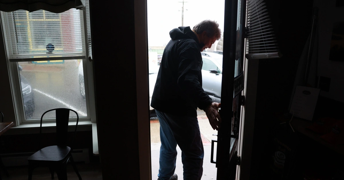 Featured image for Hurricane Lee Transforms into Post-Tropical Cyclone, Threatens Eastern Canada and New England Coast