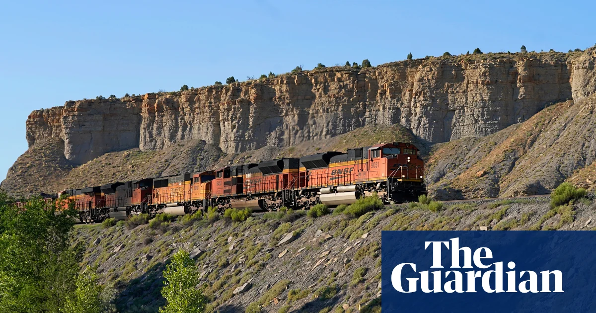 Featured image for Supreme Court Reviews Key Environmental Law in Oil Railway Case