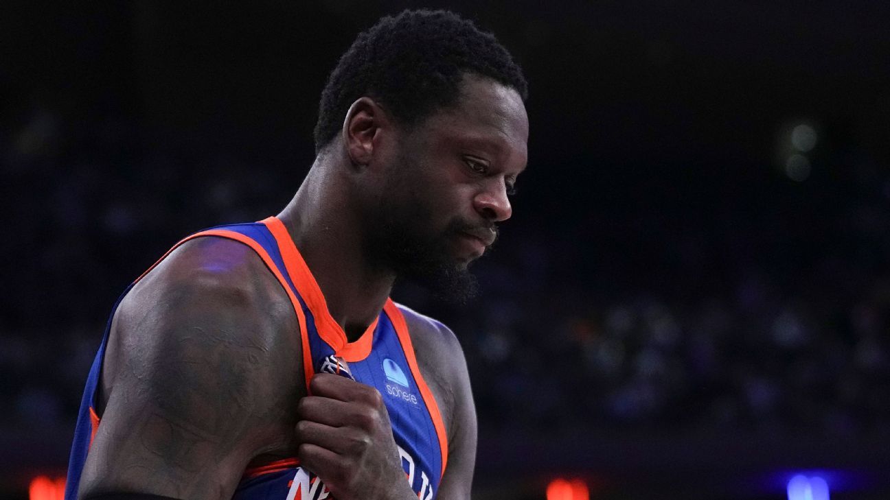 Featured image for "Knicks' Julius Randle Out Weeks, Not Months, with Shoulder Injury"