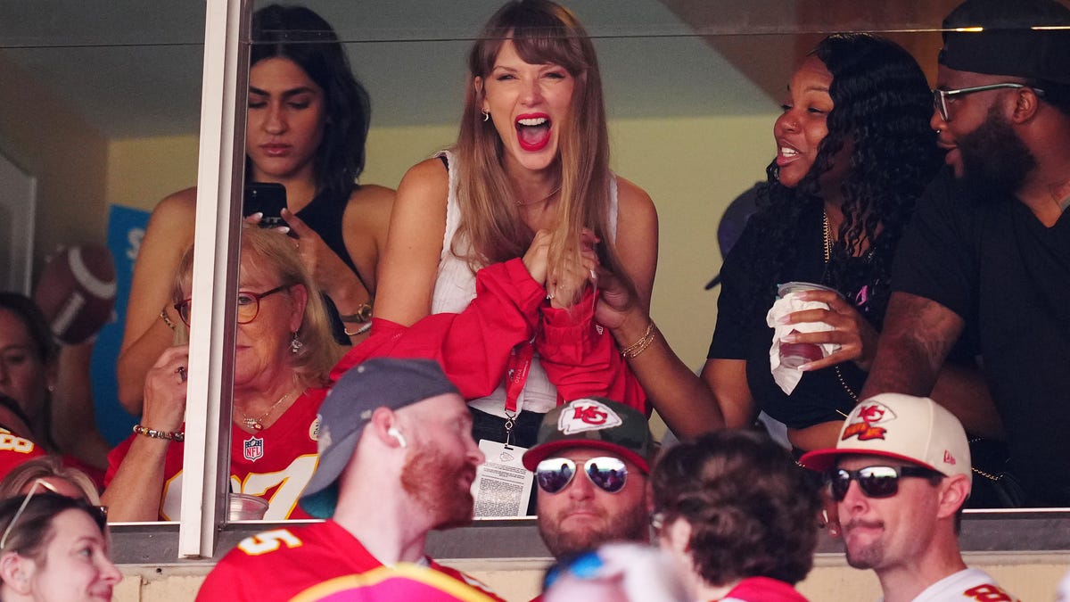 Featured image for "Unraveling the Complexities of Female Friendships: Travis Kelce's Ex, Taylor Swift, and the 'Girl's Girl' Label"