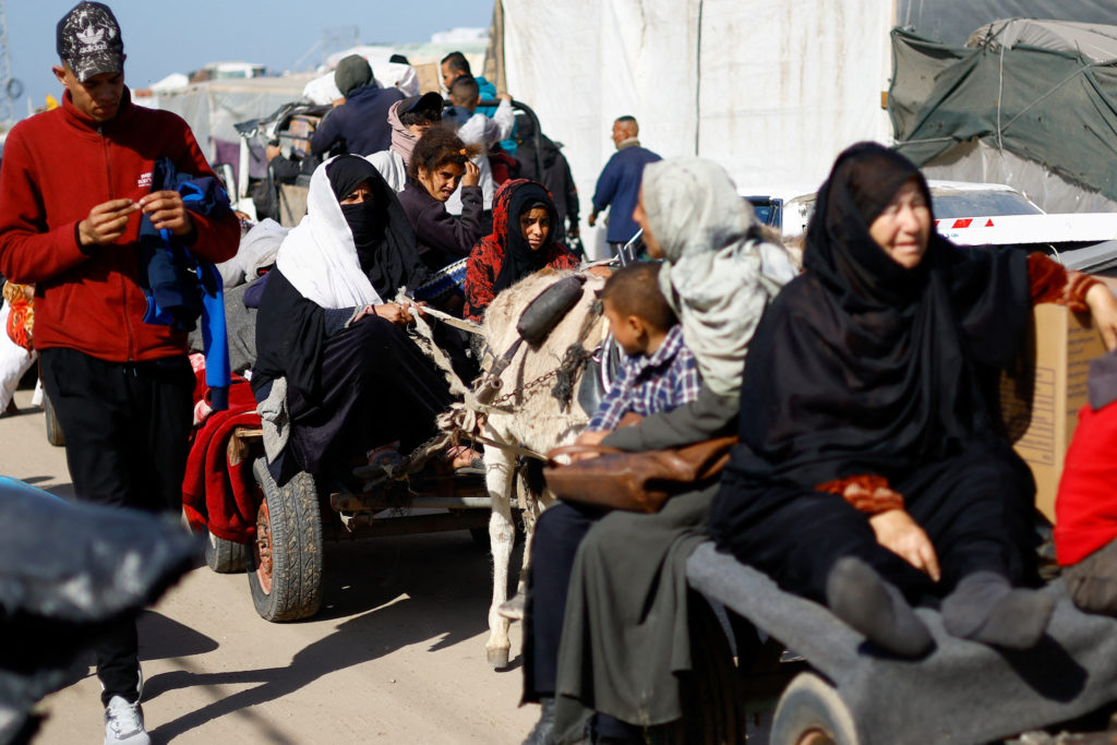 "Humanitarian Official Addresses Gaza Crisis and Risk of Famine Amid Attacks"