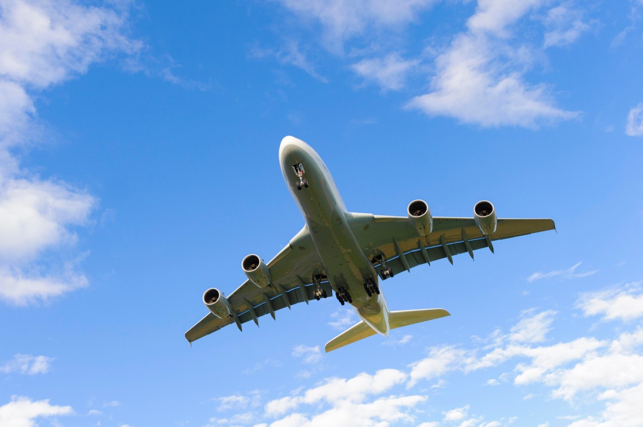 "In-Flight Horror: Passenger Dies After Coughing Up Blood"