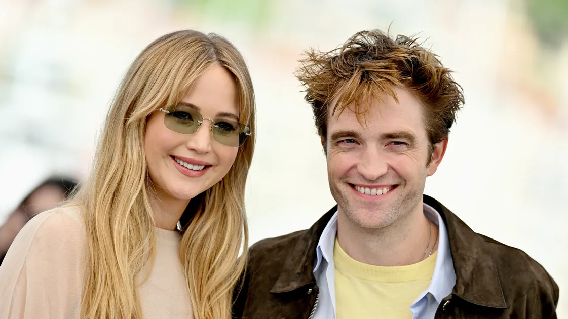 Featured image for Jennifer Lawrence's Trashy Food Prank on Robert Pattinson