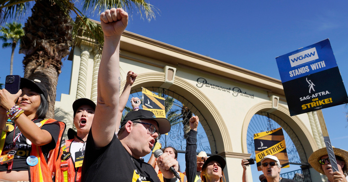 Featured image for Hollywood Rebounds: SAG-AFTRA Strike Resolved, Boosting Wages and AI Protections