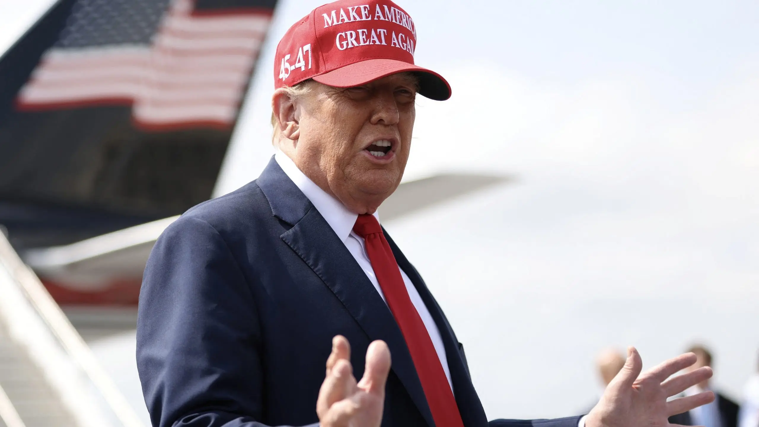 "Damaging Report Shows Biden's Loss of Control, Trump Criticizes on Key Voter Issue"