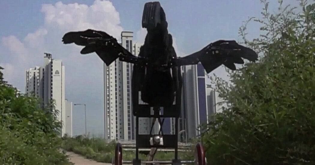 Featured image for "Robot Dinosaur Study Sheds Light on Evolution of Wings and Plumage"