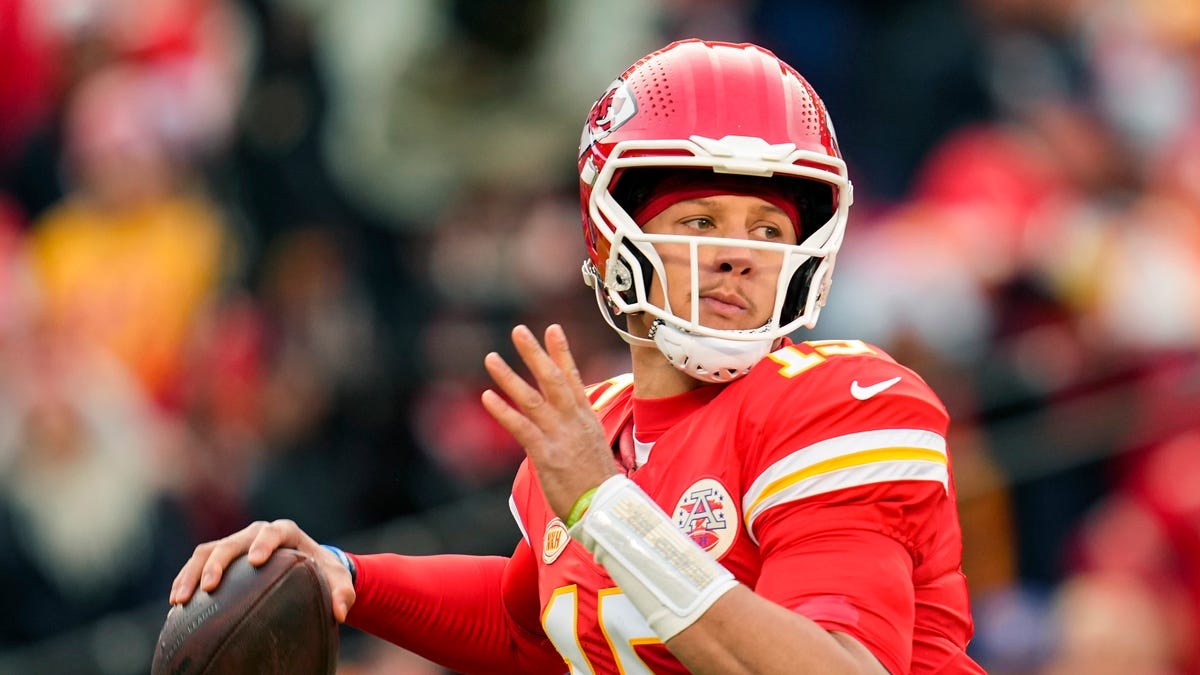 Featured image for Patrick Mahomes Fumes Over NFL Officiating in Chiefs' Loss to Bills
