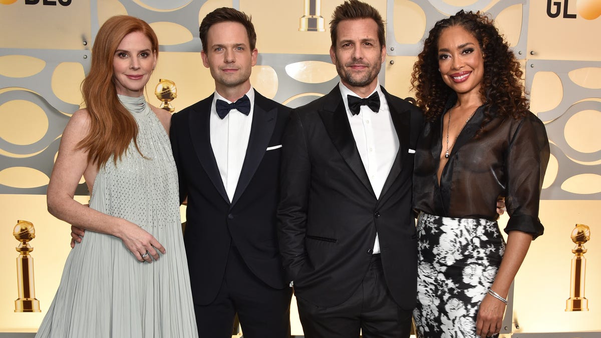 Featured image for "Suits Cast Reunites at Golden Globes Sans Meghan Markle"