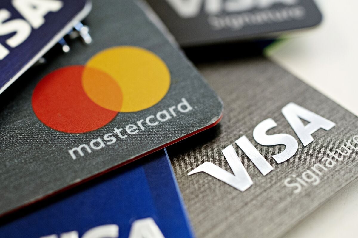 Featured image for Visa and Mastercard Near Settlement with Merchants to Alter Rewards and Fees