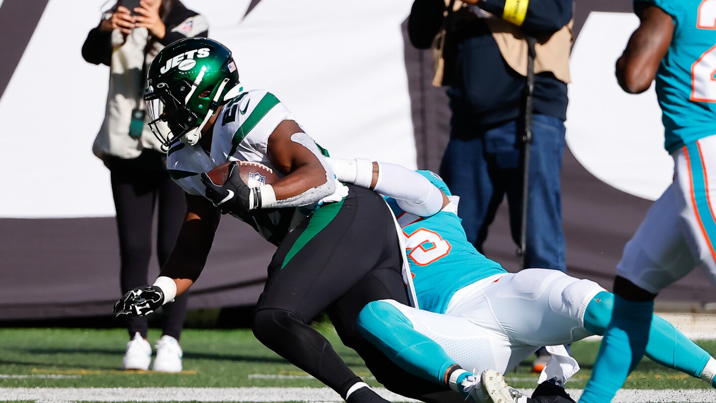 "Injury Woes: Jets' Breece Hall, Randall Cobb, and C.J. Uzomah Placed on PUP List"
