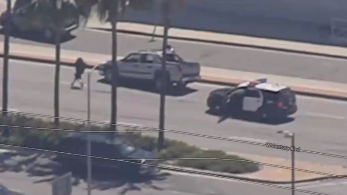 Wild LA Police Chase Ends with Arrest of Attempted Murder Suspect.