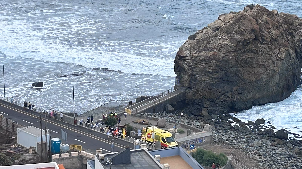 Featured image for Tidal Surge in Tenerife Causes 3 Deaths and 15 Injuries
